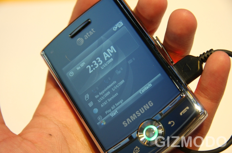 Illustration for article titled Samsung Propel Pro Has the Looks, Needs a Better Keyboard